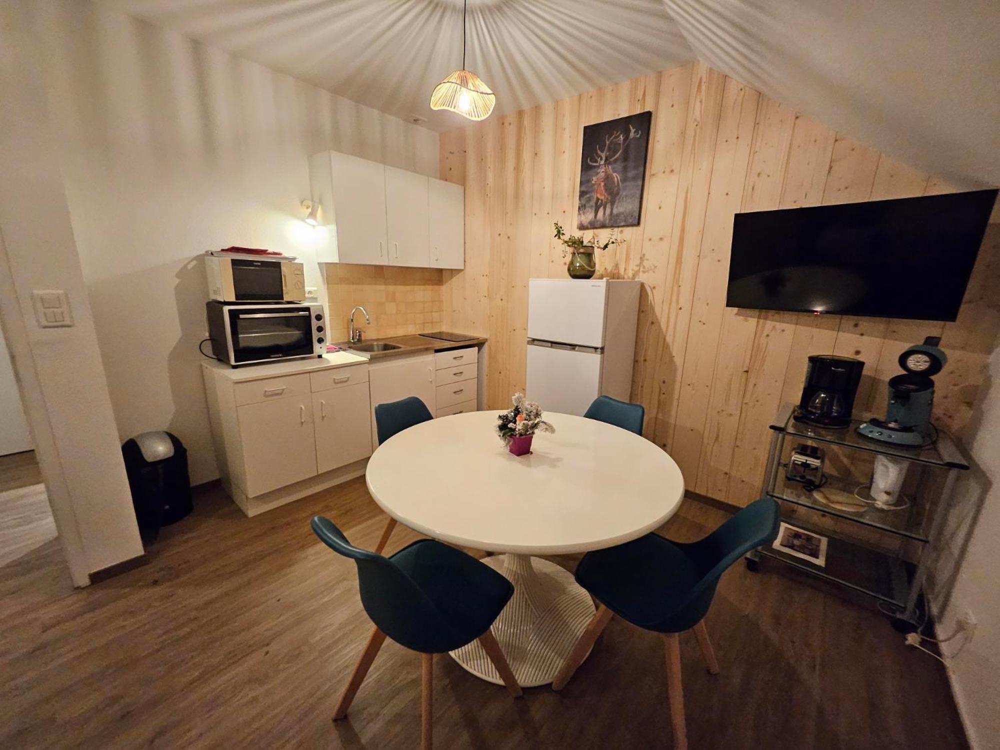 Gite Eglantine 2 A 6 Personnes Avec Spa Et Salle De Jeux Dans La Residence Ventron Exterior foto